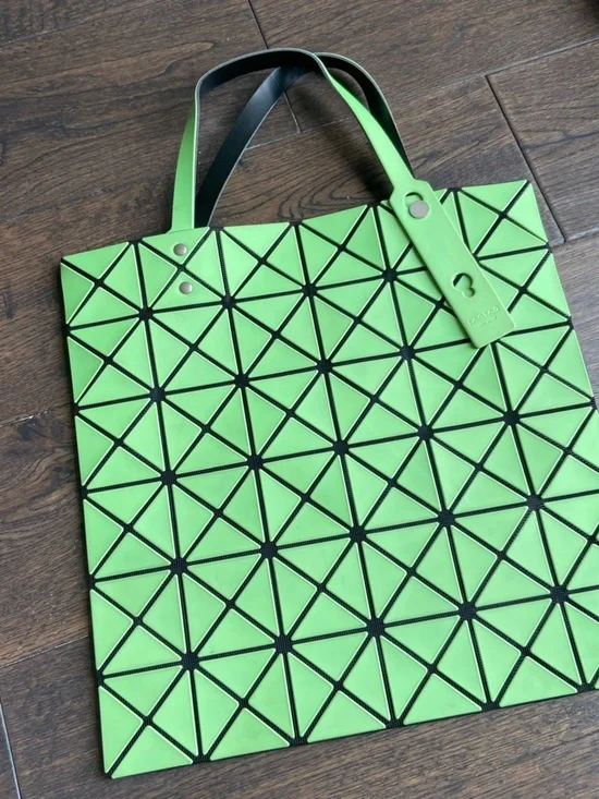 BAO BAO ISSEY MIYAKE Green Lucent Tote Bag - Picture 5 of 16